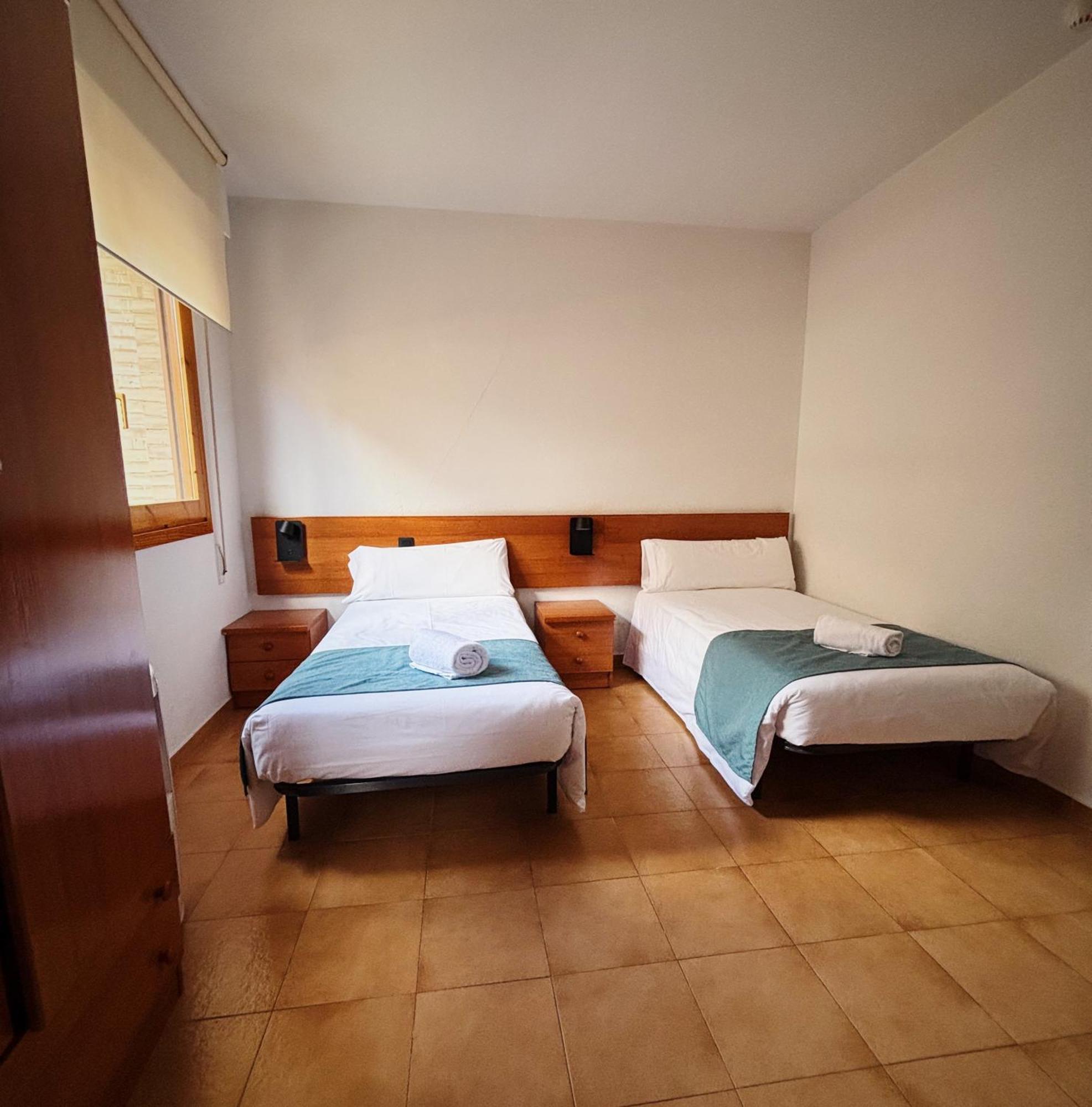 Hostal Legaz Funes Extérieur photo